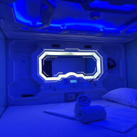 Bmax Spacepods Sleep In Space - 4Mins From Mactan Airport Lapu-Lapu City Exterior photo