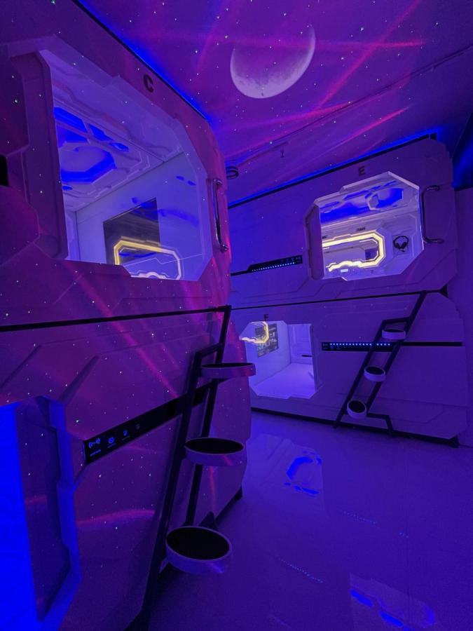Bmax Spacepods Sleep In Space - 4Mins From Mactan Airport Lapu-Lapu City Exterior photo